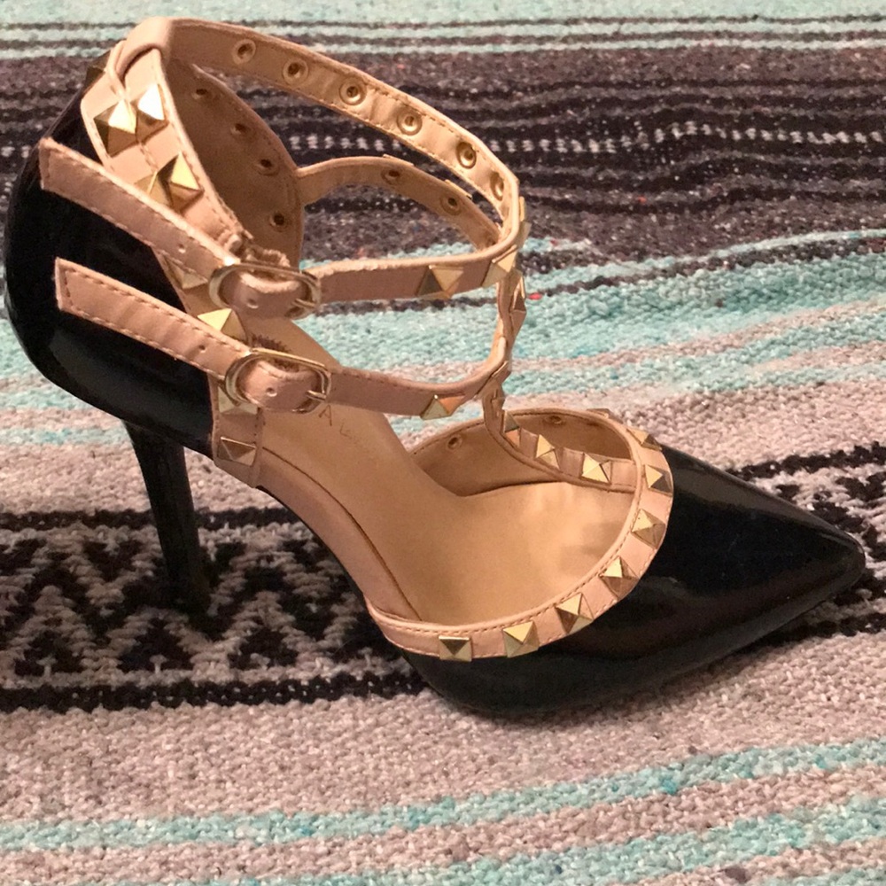Heels - Picture 5 of 6